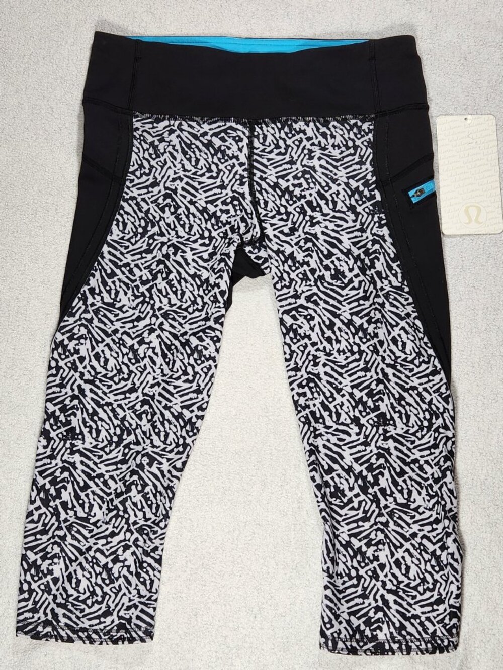 LULULEMON Crop 17", Size 6 Leggings Black & White with Side Zip Pocket NWT